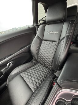 Dodge Challenger 5.7 HEMI automatická převodovka, kožené čal - 15