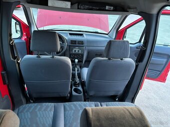 Ford Tourneo Connect 1.8 TDCi, 5 míst - 15