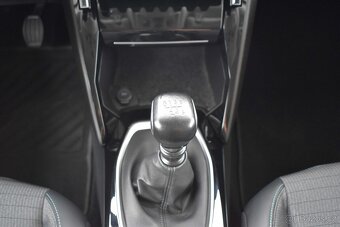 Peugeot 2008 1.5 BHDi ALLURE TAŽNÉ DPH ČR 1.MAJITEL - 15