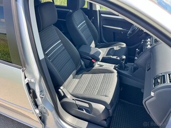 ►VW TOURAN 1.6 TDI 77KW CUP NAVI-KAMERA-TAŽNÉ-ASIST-TOP - 15