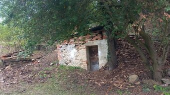 Pozemek se sklepem u dukovan - 15