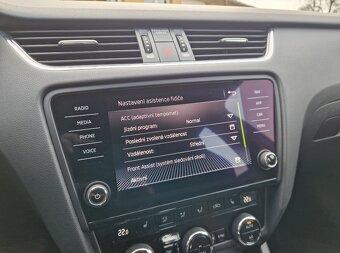 Škoda Octavia Combi 2,0TDI Sport DSG 110kW ACC KESSY 2020 - 15