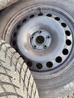Zimni pneu Nokian 215 65R 17 - 15