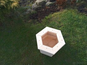 dřevěné vyvýšené zahradní záhony, květináče, jahodníky - 15