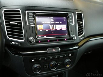 VW SHARAN 2.0 TDI 130KW 7MÍST DSG+F1 PANORAMA NAV ACC FRONT - 15