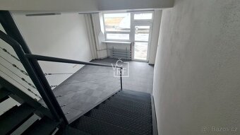 Pronájem administrativního - skladového prostoru 2.400 m2 v  - 15