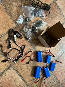 RC auto 1:16 WPL B-16 a 1:18 JJRC 8801 - 15