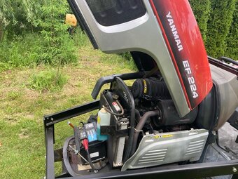 Malotraktor s čelním nakladačem YANMAR EF 224d 4x4 - 15