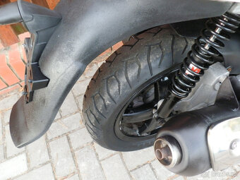 Aprilia Scarabeo 300 Light (Sport) - 15