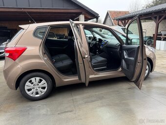 HYUNDAI iX20 1.4i 66 KW 1.MAJITEL,2XKOLA,PO VELÉM SERVISE - 15