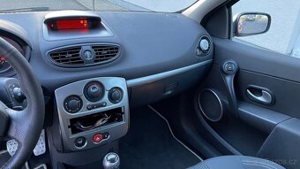 RENAULT CLIO RS 2.0i 145kW - 15