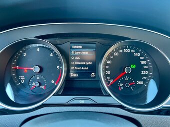 Volkswagen Passat 2,0 TDI / MATRIX / TAŽNÉ / 2021 - 15