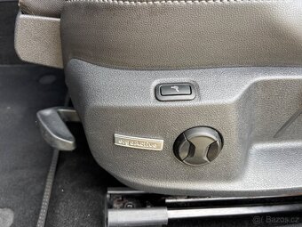 Volkswagen Golf,  2.0 TDi XENON NAVI MASÁŽ PĚKNÉ - 15