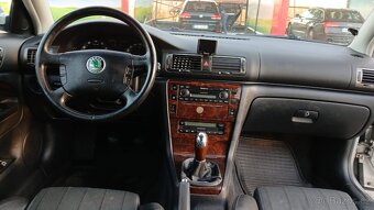 Škoda Superb V6 2.8 190 koní MANUÁL, ex vládní bez koroze - 15