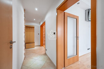 Prostorný střešní byt 3+1 s terasou - 90m2 + 30m2 terasa, Pr - 15