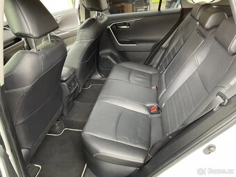 Toyota RAV4 2,5 hybrid 4x4 EXECUTIVE - 15