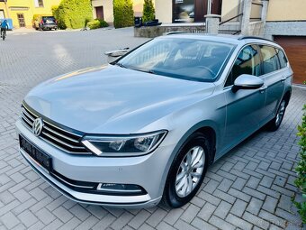 VW PASSAT combi 1,6TDi 88kW NAVI,ACC,TAŽNÉ,KAMERA,SERVIS - 15