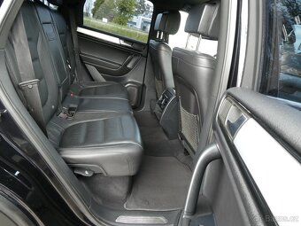 Volkswagen Touareg 3.0 TDi V6 180kW, webasto, DPH - 15