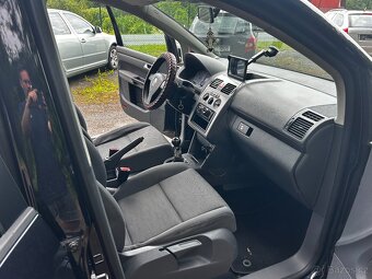 Volkswagen Touran 1,6 MPi 75kw, nové rozvody, 2008, 7 míst - 15