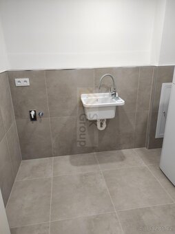 K pronájmu polovina RD - novostavba K. Vary - 15