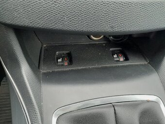 Peugeot 308 1.6 HDI Kombi  88KW serviska 2x klíč - 15