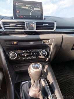 Mazda 3 Attraction 2,0 88 kw-Top stav, servis, tažné - 15