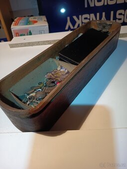 Šicí stroj Bobbin se starožitnou výbavou - 15