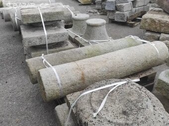 Staré kamenné sloupy, žulové sloupy, pilíře, 40 ks - 15