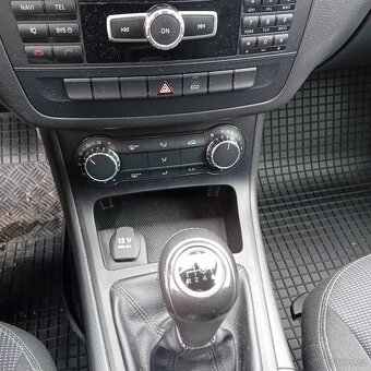 Mercedes W 246 B 180, r.v. 8/2012 - 15