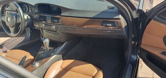 prodám BMW e91 330xd rv.2010 180KW - 15