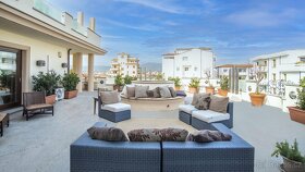 Prodej bytu 6 pokojů a více 350 m² Olbia, Sardinie - 15
