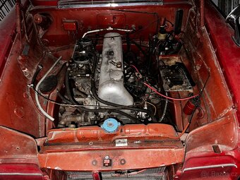 Predám Mercedes W111 220Sb heckflose,veľké kridlo - 15