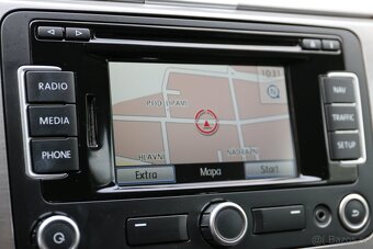 Volkswagen Passat 2.0 103KW,TAŽNÉ ,navigace - 15