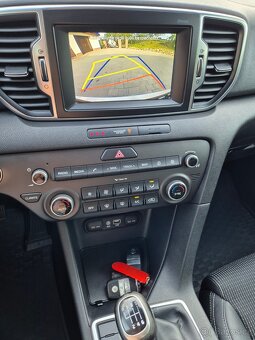 Kia Sportage 1.7crdi-Xenon-Panorama-Kamera- - 15