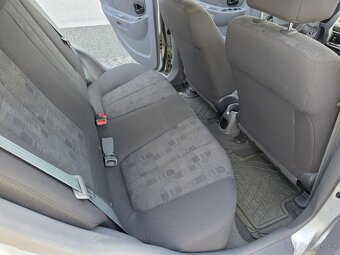 Hyundai Accent 1.4 - 15