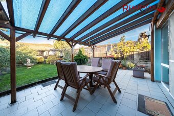 Rodinný dům s prostornou garáží, dílnou, vinným sklepem a vý - 15