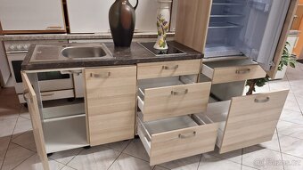 Malá 2m kuchyňská linka německé výroby - 15