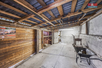 Prodej chalupy s garáží, 944 m², Machov - 15