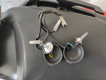 Skútr Yamaha Xmax 125 - 15