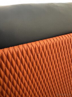 Luxusní designová kožená pohovka Clayton Poltrona Frau - 15
