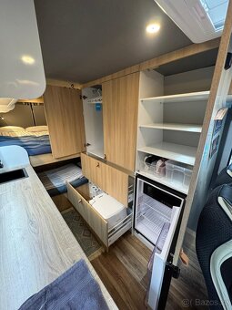 IVECO Daily obytná dodávka - 15