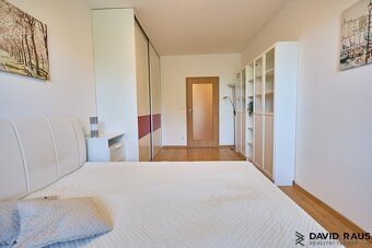 Prodej bytu 3+kk se dvěma balkony ( 102 m2 ), ul. Přízřenick - 15