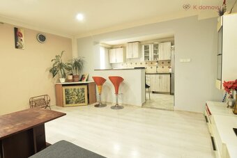 Prodej rodinného domu 4+kk, 3+kk a 2+kk, 250 m2, pozemek 196 - 15