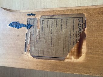 Jídelní stůl J. Halabala - 15