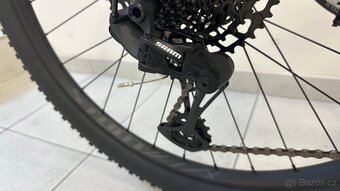 ZÁNOVNÍ SPECIALIZED ROCKHOPPER EXPERT, rám M - 15