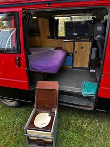 VW T4 Caravelle obytný vůz 2,4 D 57 Kw - 15