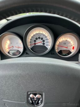 Dodge calibern - 15