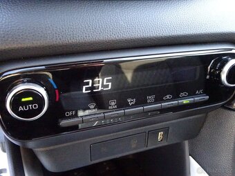 Toyota Yaris 1.5 e-CVT HYBRID,AUTOMAT,GARANCE KM, 1. MAJIT - 15