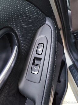 KIA CARENS 1.7 CRDI  104 kw rok 2016  7mi místné - 15
