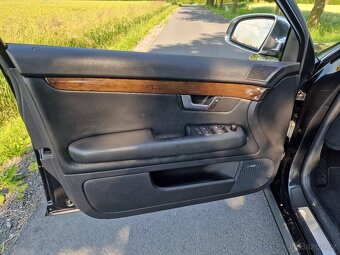 Audi S4  4.2   V8 - 15